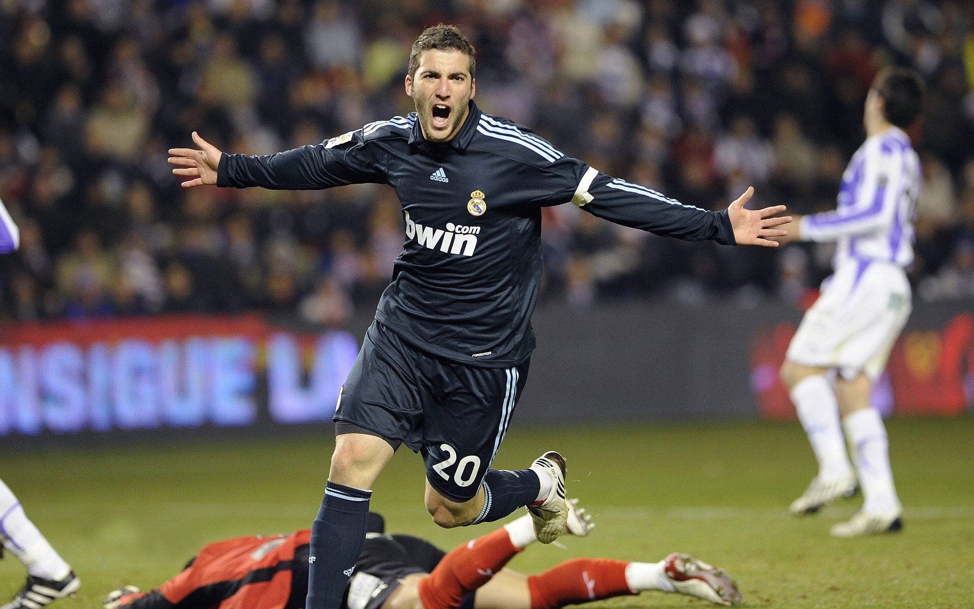 _骑士年轻核心不断突破，球队逐步崛起_，骑士队的